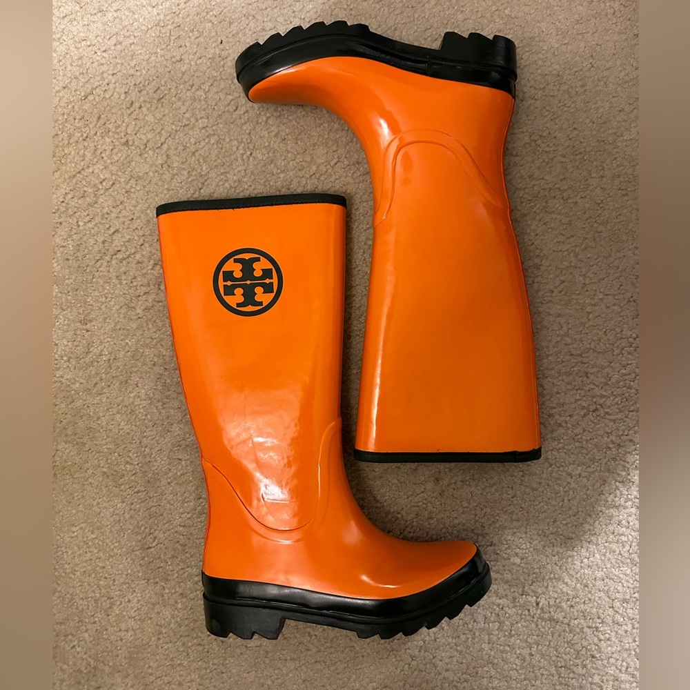 TORY BURCH LIKE NEW RAIN BOOTS
